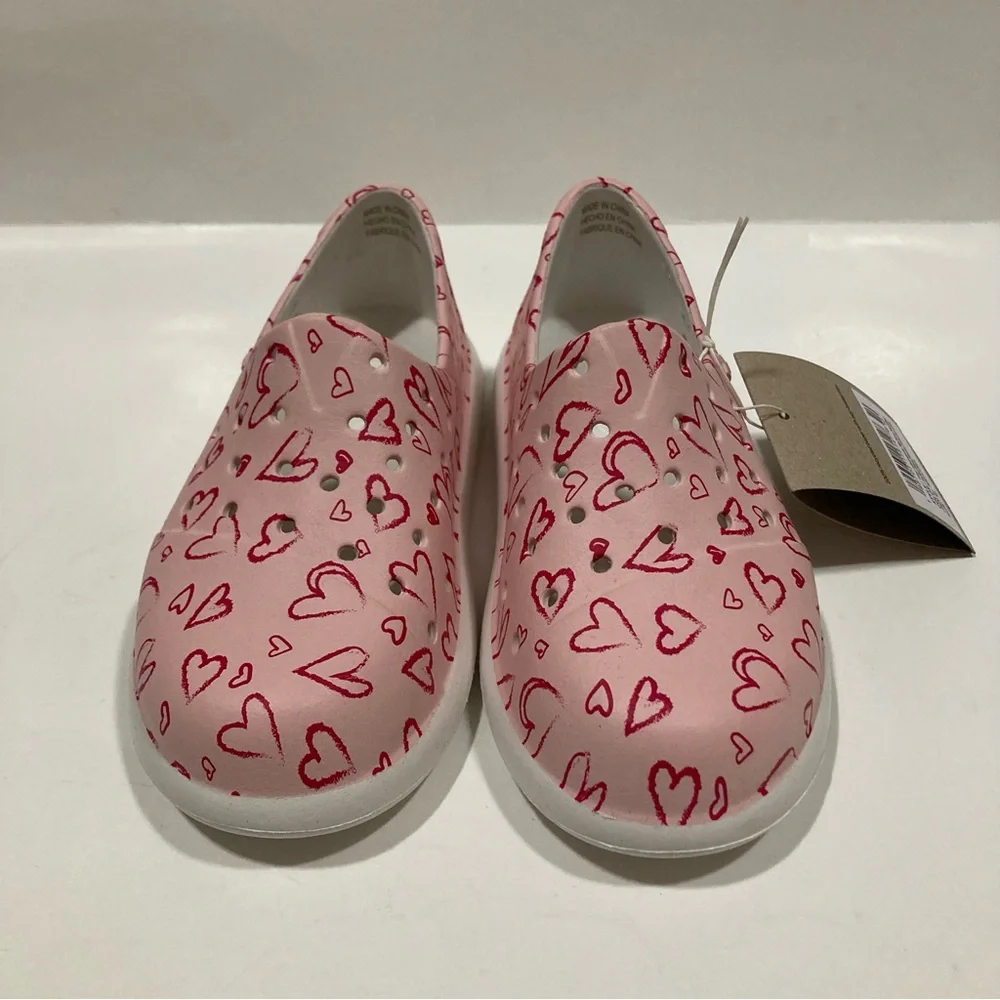 Toms pink heart